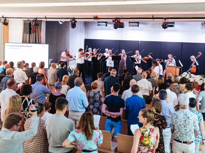 Passyjubiläum 16 - Singen der Nationalhymnen und der Europahymne beim Festakt