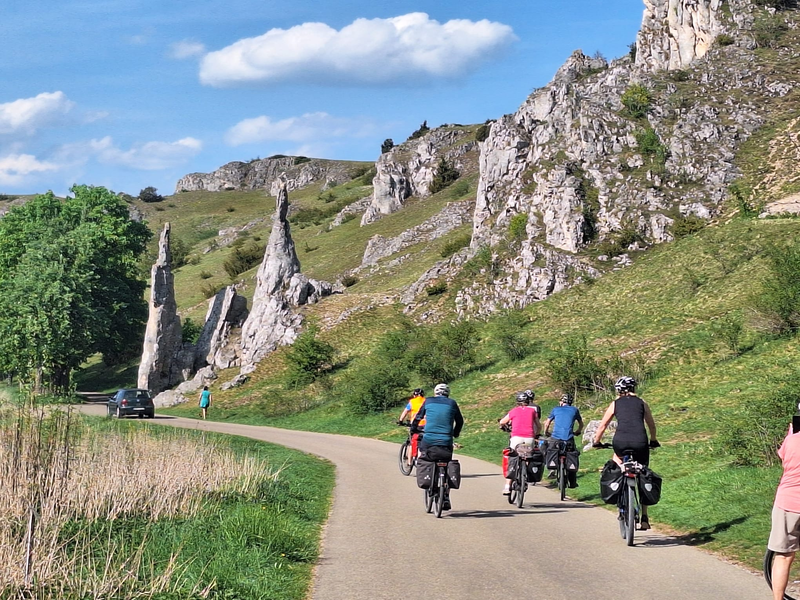 Radpilger im Eselsburger Tal