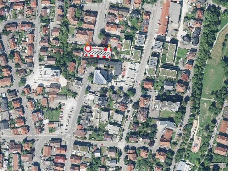 Ort der Sperrung/Baustelle in direkter Nachbarschaft zur Wolfgangkirche - generiert mit KI-Hilfe