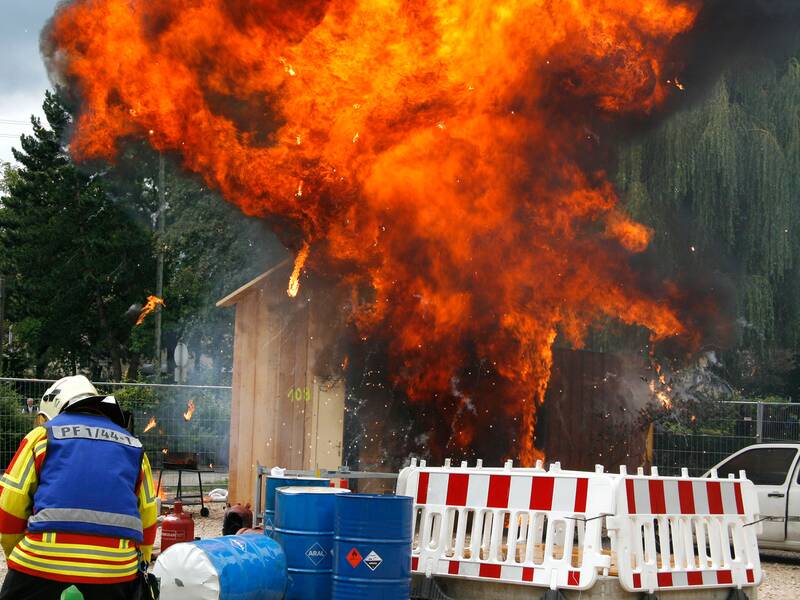 Rauchdurchzündung beim Brand einer Hütte