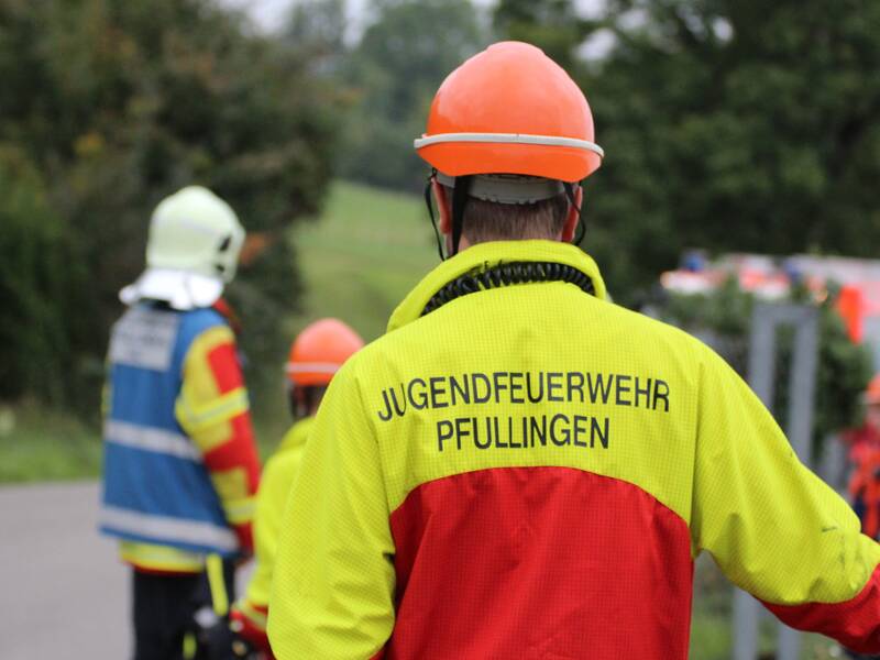 Jugendfeuerwehrangehöriger bei einer Übung